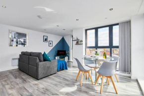Perfect City-Break Apartment with Free Private Parking by HASS HAUS